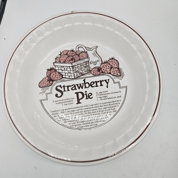 Vintage strawberry pie plate - Picture 3 of 3